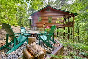 Dog-friendly Getaway With King Suites & Hot Tub!