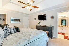 Covington Abode < 30 Mi to Stone Mtn Park!