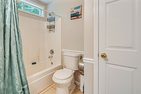 Covington Abode < 30 Mi to Stone Mtn Park!