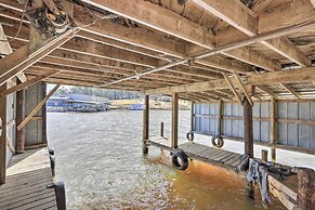 Lake Sinclair Cottage With Deck & Boat Dock!