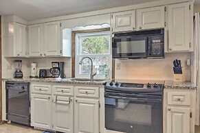 Lake Sinclair Cottage With Deck & Boat Dock!