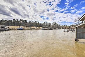 Lake Sinclair Cottage With Deck & Boat Dock!
