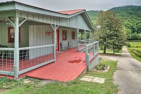 Hot Tub & Fire Pit: Pet-friendly Clayton Escape!