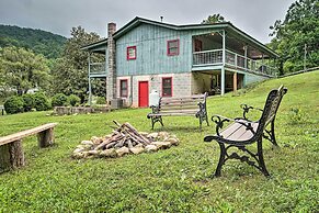 Hot Tub & Fire Pit: Pet-friendly Clayton Escape!