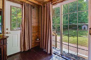 Charming Temple Home: Sunroom & Private Backyard!