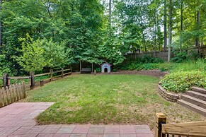 Charming Temple Home: Sunroom & Private Backyard!