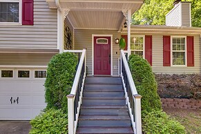 Charming Temple Home: Sunroom & Private Backyard!