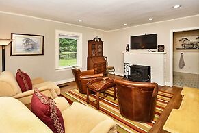 Spacious Home + Acreage, 16 Mi to Chattanooga