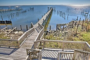 Waterfront New Orleans Home w/ Private Dock & Pier