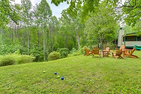 Ellijay Cabin With Porch & Private Hot Tub!