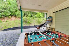 Ellijay Cabin With Porch & Private Hot Tub!