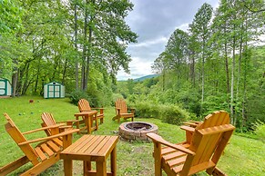 Ellijay Cabin With Porch & Private Hot Tub!