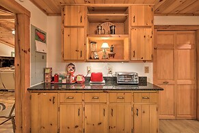 Ellijay Cabin With Porch & Private Hot Tub!