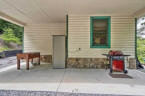 Ellijay Cabin With Porch & Private Hot Tub!
