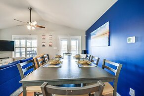 Lakefront Eatonton Getaway w/ Dock & Grill!