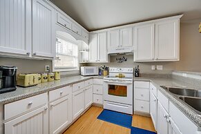 Lakefront Eatonton Getaway w/ Dock & Grill!