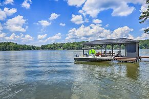 Lakefront Eatonton Getaway w/ Dock & Grill!