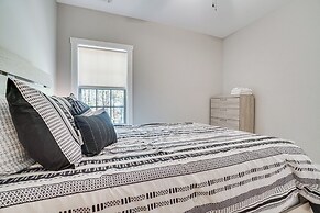 Hot Tub & EV Charger: Helen Getaway w/ Views!