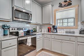 Hot Tub & EV Charger: Helen Getaway w/ Views!