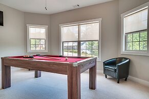 Hot Tub & EV Charger: Helen Getaway w/ Views!