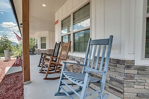 Hot Tub & EV Charger: Helen Getaway w/ Views!