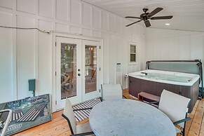 Hot Tub & EV Charger: Helen Getaway w/ Views!