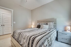 Hot Tub & EV Charger: Helen Getaway w/ Views!