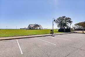 Hampton Home w/ Grill < 1 Mi to Beach!