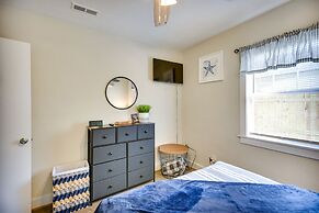 Hampton Home w/ Grill < 1 Mi to Beach!