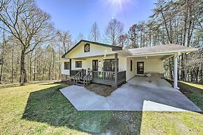 2 Mi to Lake: Blue Ridge 'yellowbird Cottage'