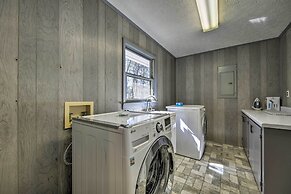 2 Mi to Lake: Blue Ridge 'yellowbird Cottage'