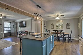 2 Mi to Lake: Blue Ridge 'yellowbird Cottage'