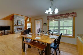 Hiawassee Riverfront Cabin: 7 Mi to Lake Chatuge!