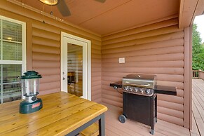 Hiawassee Riverfront Cabin: 7 Mi to Lake Chatuge!