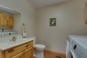 Hiawassee Riverfront Cabin: 7 Mi to Lake Chatuge!