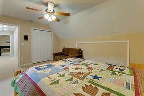 Hiawassee Riverfront Cabin: 7 Mi to Lake Chatuge!