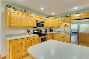 Hiawassee Riverfront Cabin: 7 Mi to Lake Chatuge!