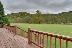 Hiawassee Riverfront Cabin: 7 Mi to Lake Chatuge!