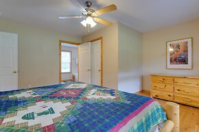 Hiawassee Riverfront Cabin: 7 Mi to Lake Chatuge!