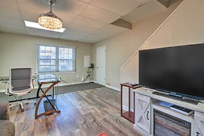 Powder Springs Getaway - Patio & Lake Access!