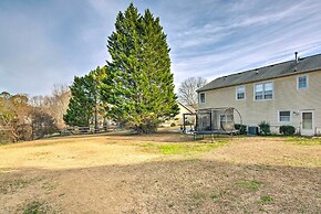 Powder Springs Getaway - Patio & Lake Access!