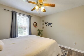 Powder Springs Getaway - Patio & Lake Access!