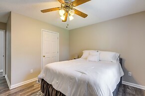 Powder Springs Getaway - Patio & Lake Access!