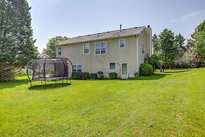 Powder Springs Getaway - Patio & Lake Access!