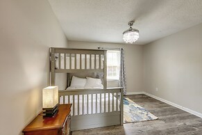 Powder Springs Getaway - Patio & Lake Access!