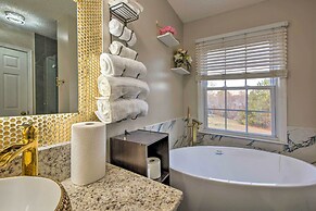 Powder Springs Getaway - Patio & Lake Access!