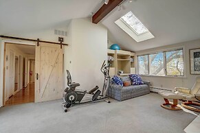Pet-friendly Marblehead Home Near Preston Beach!