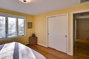 Pet-friendly Marblehead Home Near Preston Beach!