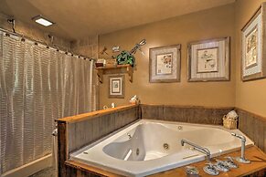 Cozy Pine Mountain Cabin w/ Screened Porch & Yard!