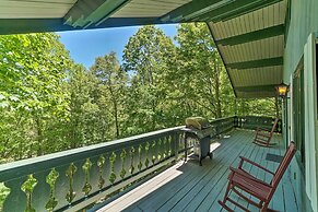Serene Sky Valley Family Chalet w/ Fireplace